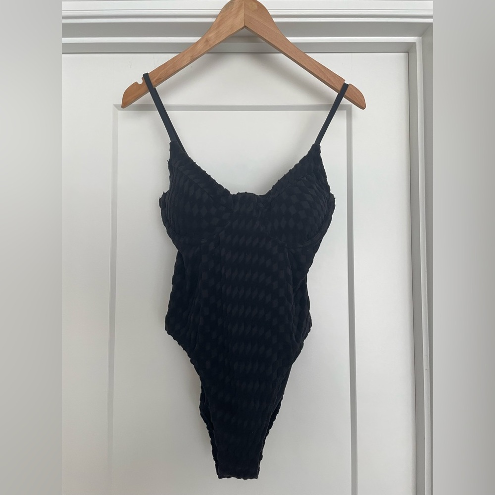 GOOD AMERICAN Jacquard Show-Off One-Piece Swimsuit – Size 1 (Small) black
